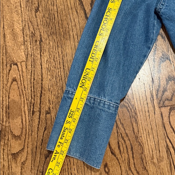 Embellished cropped Denim Jacket, raw hem. Rhinestones - Picture 10 of 10